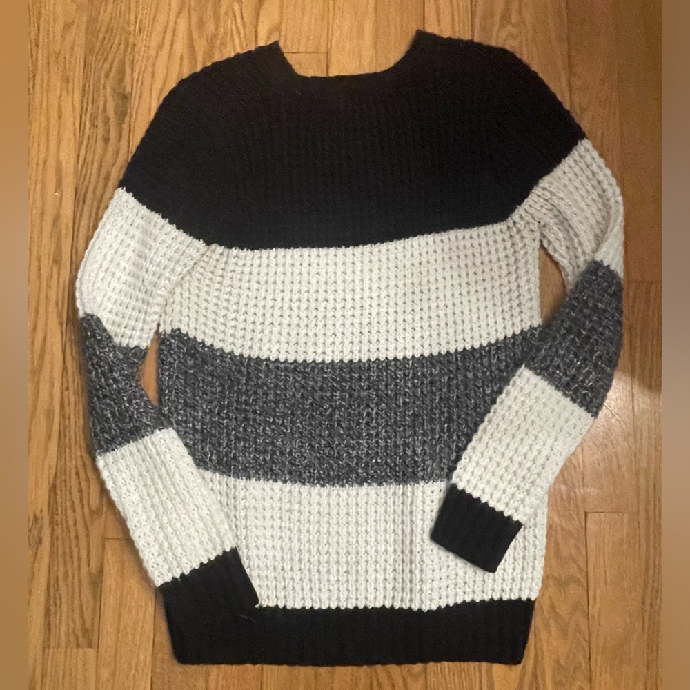 Forever 21 Textured Black Sweater